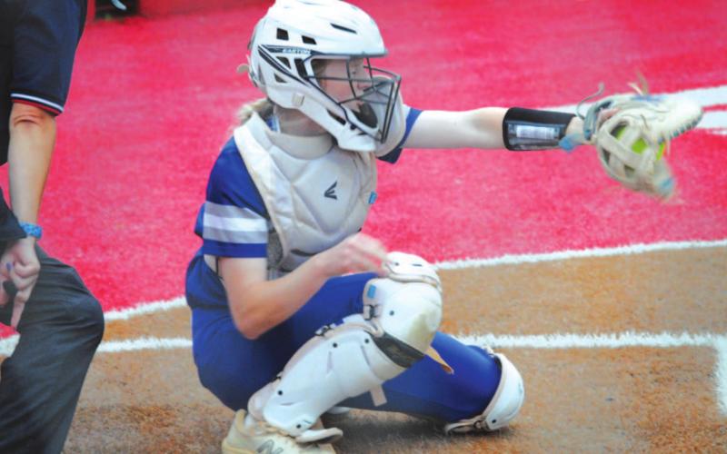 Kali Hunter catches a pitch in her mitt from Caitlyn Sanguinet during the Glen Rose game on Tuesday. HUNTER KING | DISPATCH RECORD