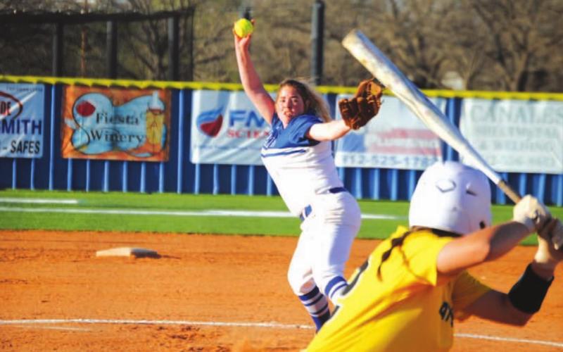 Caitlyn Sanguinet pitches during her start last week against Gatesville. HUNTER KING | DISPATCH RECORD