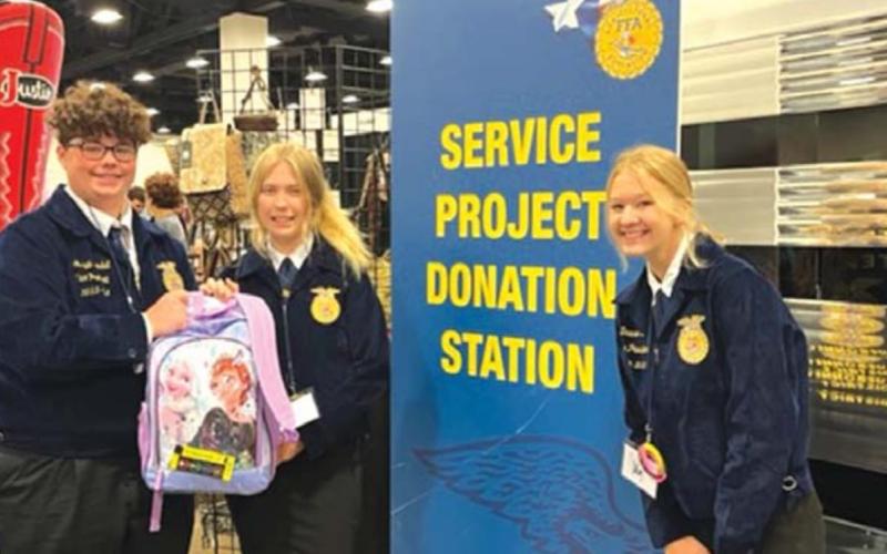 Officers participate in service project