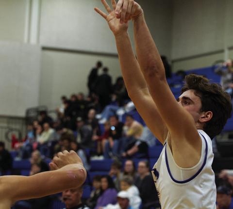 HUNTER KING | DISPATCH RECORD Trent Seneca made the buzzer beating shot to win against Gatesville on Tuesday afternoon.