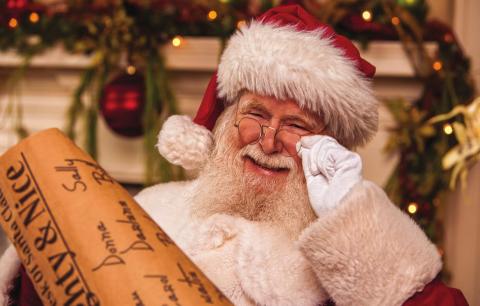 METRO CREATIVE GRAPHICS The image of a jolly, plump Santa, and the use of red and green as Christmas colors, were solidified in 1931 with a popular Coca-Cola advertising campaign.