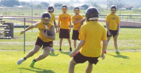 MASON HINES | DISPATCH RECORD Lukas Smailus-Cruz makes a move during a drill to find open space.