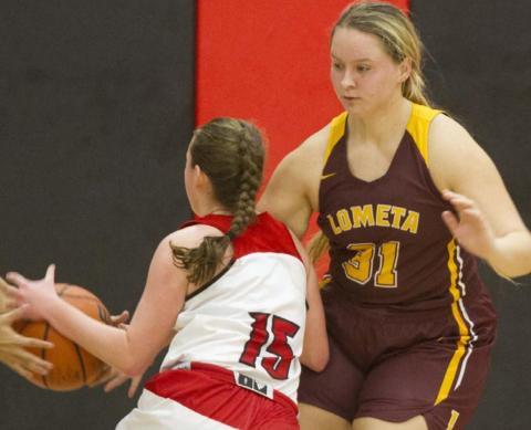 Sierra Tower (31) shown in a previous game, gave the Lady Hornets their first lead with a fourthquarter three-pointer at Cherokee. JEFF LOWE | DISPATCH RECORD