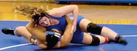 LHS wrestlers notch victories at Cove