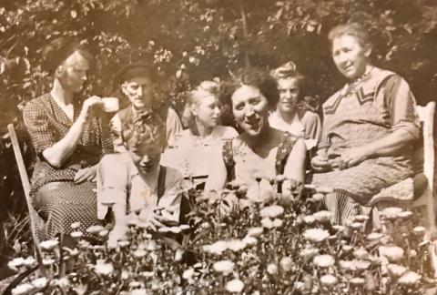 courtesy photo County residents interested in genealogy are invited to unlock the stories of their family’s past at a Beginners Genealogy Workshop from 9 a.m. to noon Oct. 5 at the Lampasas Public Library.