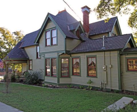 JOYCESARAH MCCABE | DISPATCH RECORD This historic residence will be featured on the 2023 Christmas Tour of Homes. The Queen Anne-style home of Lorna Bernard and Doug Updyke will be one of the featured stops Dec. 3. Tickets, which allow entrance to each of the five homes on this year’s tour, are $10 each.