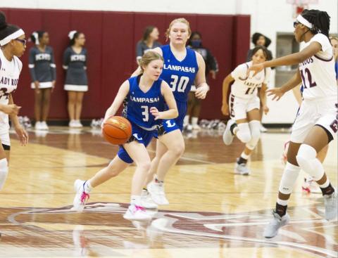 Addison Borchardt dribbles up the court against the Killeen Lady Roos last Tuesday. HUNTER KING | DISPATCH RECORD
