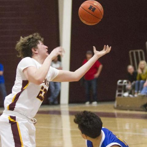 Braden Ramirez recovers the ball last Saturday against Huckabay. 