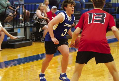 Aidan Nuckles looks across the court during Monday’s game against Salado. HUNTER KING | DISPATCH RECORD