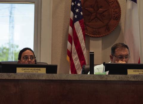 Councilwoman Cathy Kuehne and Mayor Herb Pearce questioned whether a smoke shop should qualify for a special-use permit to open at 501 S. Key Ave. ERICK MITCHELL | DISPATCH RECORD
