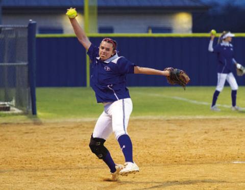 Expect Brooklyn Farmer to be strong in the circle for Lampasas. HUNTER KING | DISPATCH RECORD