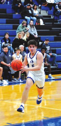 Dax Brookreson drives to the basket for a layup in the second half against Gatesville. HUNTER KING | DISPATCH RECORD