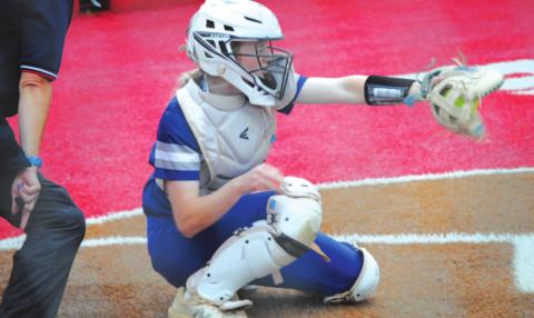 Kali Hunter catches a pitch in her mitt from Caitlyn Sanguinet during the Glen Rose game on Tuesday. HUNTER KING | DISPATCH RECORD