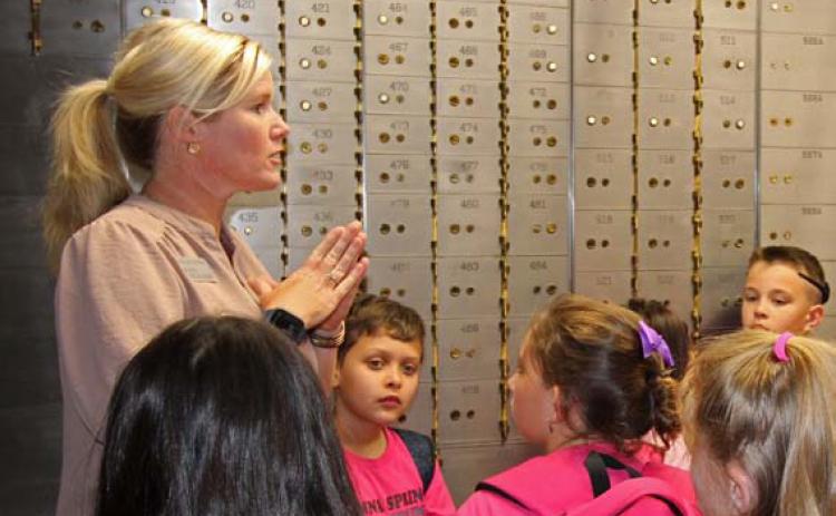 Hanna Springs third-graders tour downtown