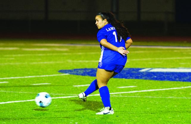 HUNTER KING | DISPATCH RECORD Arianna Bermudez plays a pass into the attacking third.