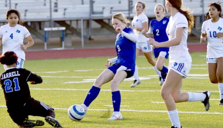 Neveah Stevens (8) had one goal and one assist in a 9-0 blowout victory over Jarrell on Tuesday. JEFF LOWE | DISPATCH RECORDB