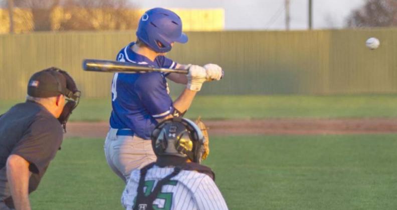 Gauge Gholson bats in a 5-3 win at Killeen Ellison on Thursday. JEFF LOWE | DISPATCH RECORD