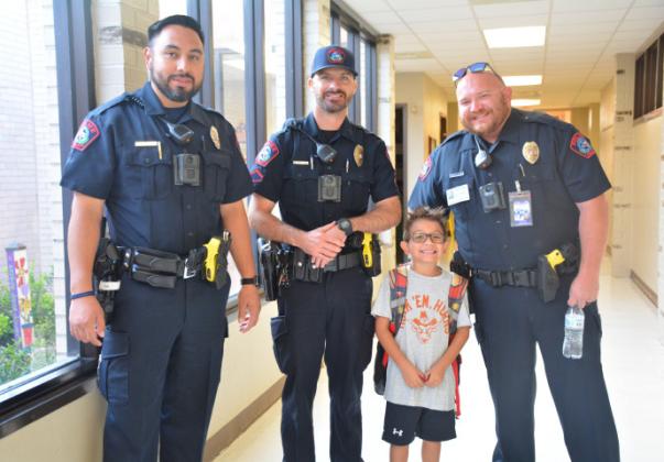Kline Whitis students commend first responders