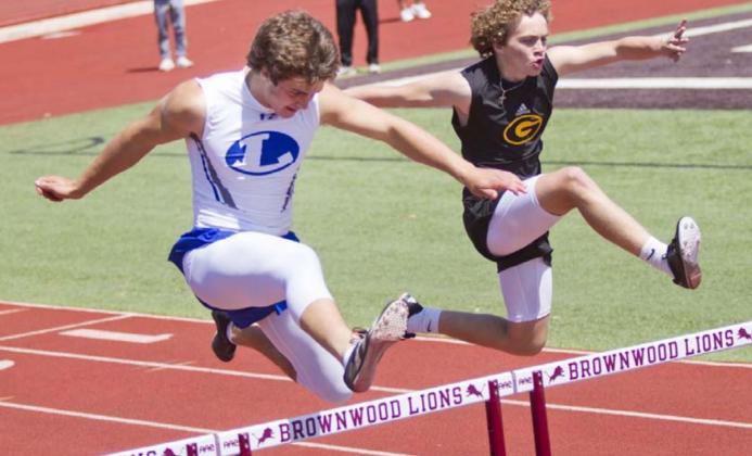 Badgers advance in hurdles