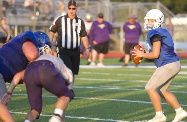Badgers host Marble Falls in football scrimmage