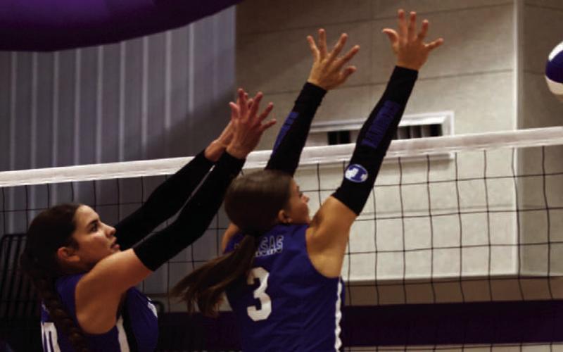Lampasas’ volleyball team played six games in a three-day stretch, winning four of six. ANA SOFIA MEYER | DISPATCH RECORD |