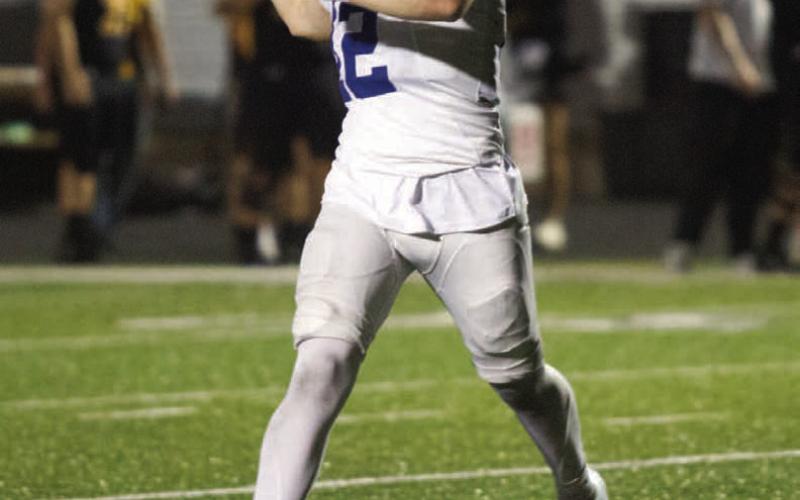 ANA SOFIA MEYER | DISPATCH RECORD Lampasas’ sophomore quarterback Ross Kothmann completes a pass into the end zone to Tripp Stinnett. Kothmann totaled two touchdown passes in his debut as the Badgers’ starting quarterback, and both passes went to Stinnett. Kothmann ended his debut with 162 passing yards, over half of the Badgers’ total offensive production.