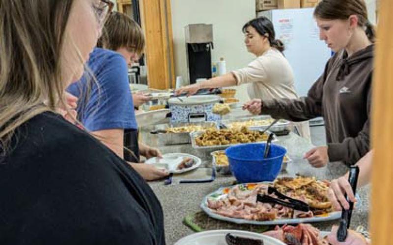 Lampasas Methodist Church Awaken Youth volunteers served Thanksgiving dinner in November. courtesy photo