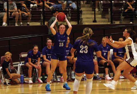 HUNTER KING | DISPATCH RECORD Kari Kepler looks for a passing option against Brownwood.