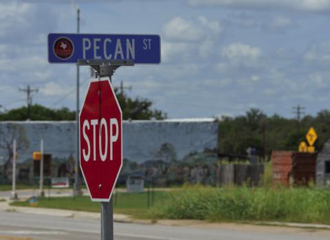 ERICK MITCHELL | DISPATCH RECORD Kempner street signs boast a new look that includes the city’s insignia. Multiple street signs have been updated in recent months, according to City Manager Rebecca Ramos.