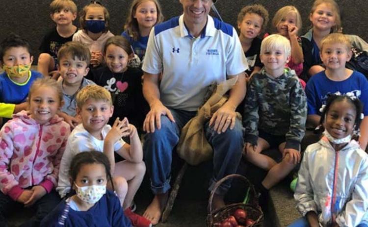 Campus celebrates Johnny Appleseed Day