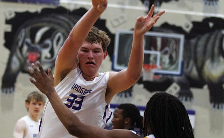HUNTER KING | DISPATCH RECORD Beau Patterson passes to a teammate during the Badgers’ monday game against Copperas Cove.