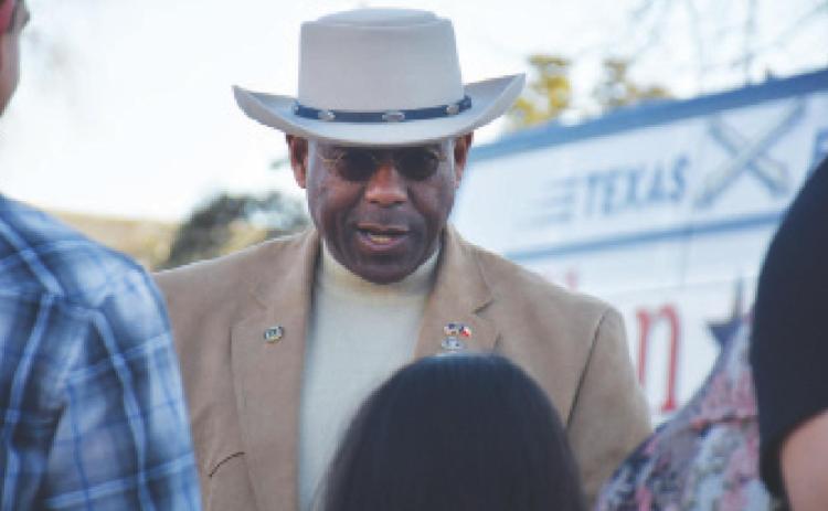 Gubernatorial candidate visits Lampasas