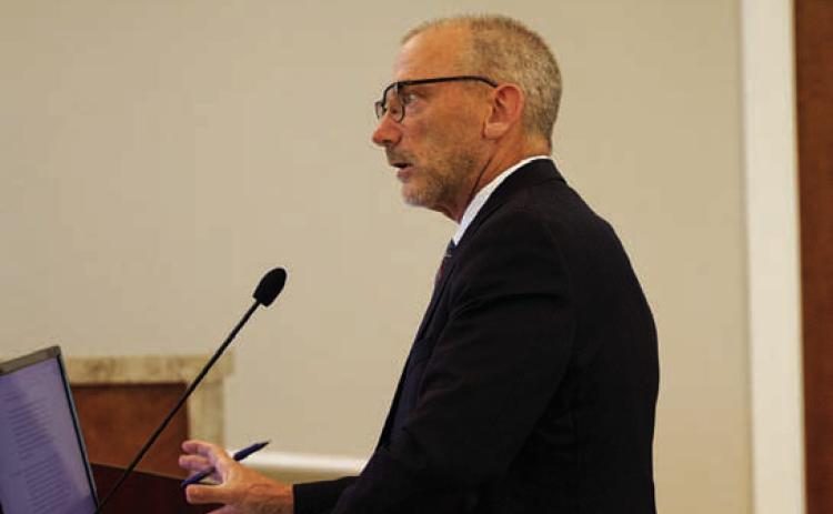 City Manager Finley deGraffenried makes his regular report during a meeting of the Lampasas City Council on Monday. HUNTER KING | DISPATCH REACORD