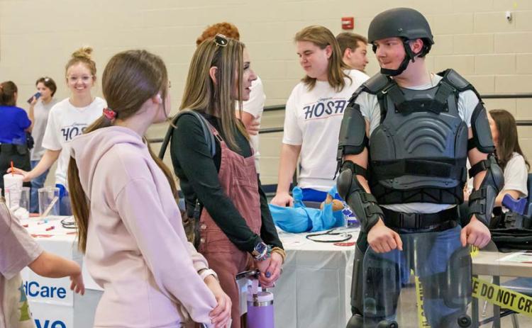 adam barrios | dispatch record Eighth-grade students and their famliies had the opportunity to preview Lampasas High School courses, teams and clubs at the 8th Grade Preview Night held Wednesday.