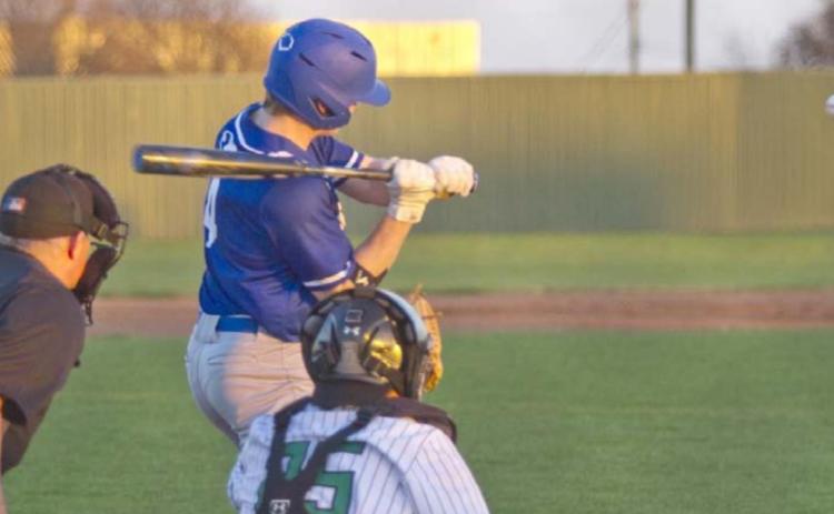 Gauge Gholson bats in a 5-3 win at Killeen Ellison on Thursday. JEFF LOWE | DISPATCH RECORD