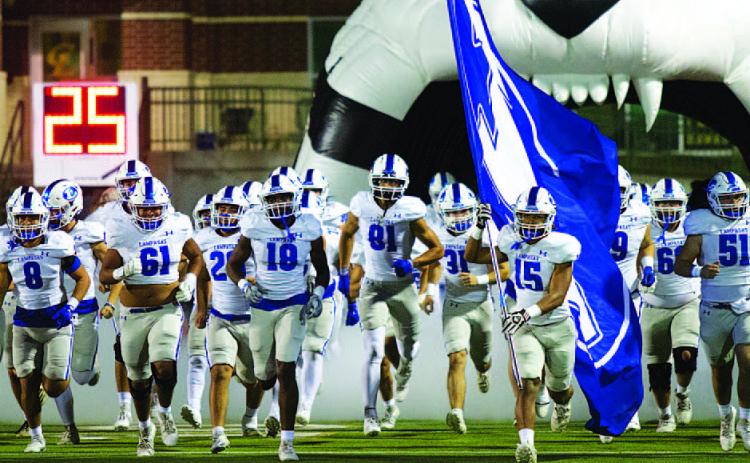 Lampasas will kick off against Uvalde tonight around 7:30 p.m. HUNTER KING | DISPATCH RECORD