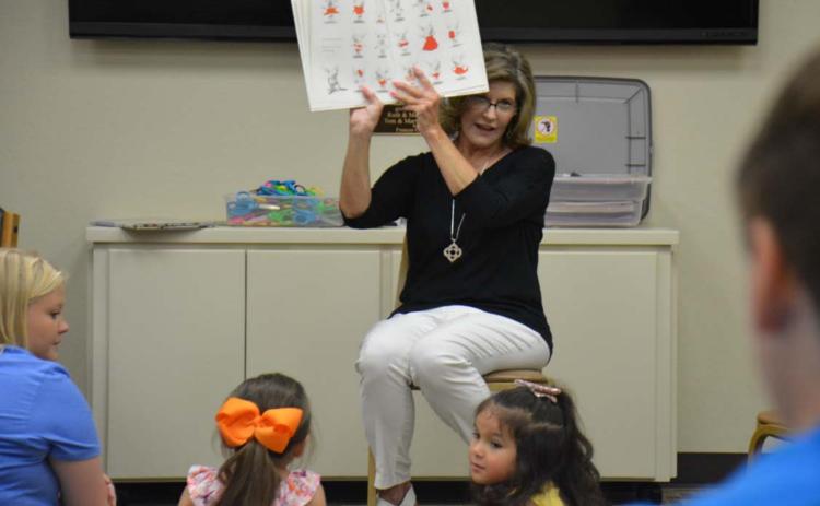 Beta Mu hosts weekly story time throughout July