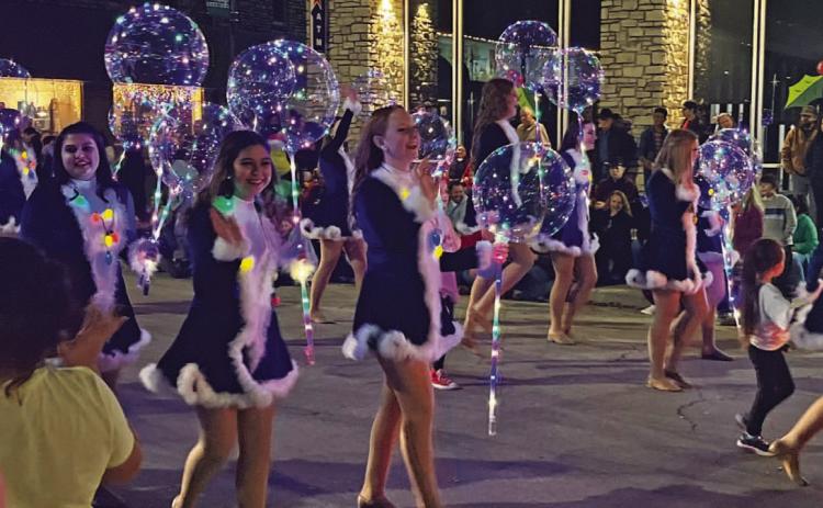 Holidazzle parade brings sparkle to downtown Lampasas
