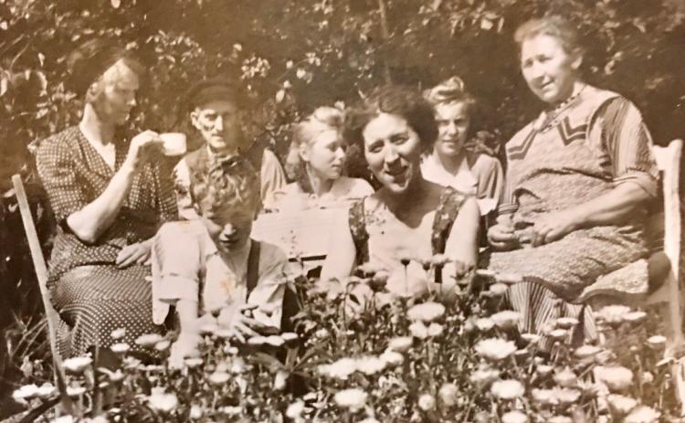 courtesy photo County residents interested in genealogy are invited to unlock the stories of their family’s past at a Beginners Genealogy Workshop from 9 a.m. to noon Oct. 5 at the Lampasas Public Library.
