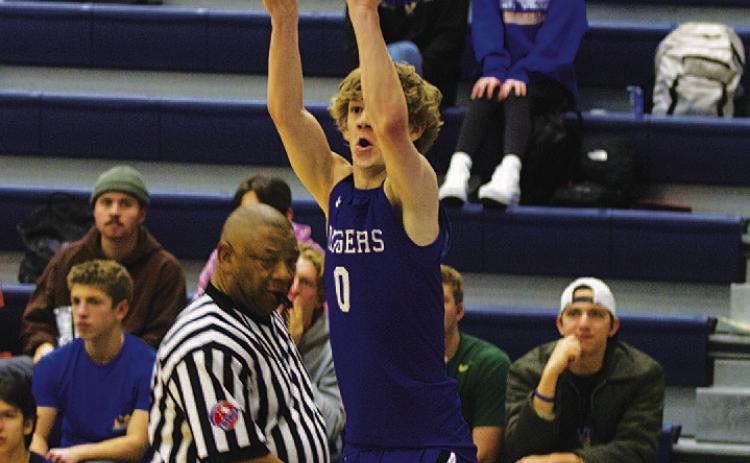 Peyton Sisson played one of his most efficient games in Tuesday’s win over Lago Vista. HUNTER KING | DISPATCH RECORD