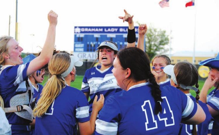 Lady Badgers softball team heads to playoffs