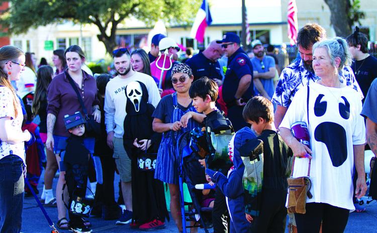 Hundreds of visitors gathered for Vision Lampasas’ annual Squared Silly event, which was moved to Sunday due to bad weather last Saturday afternoon. HUNTER KING | DISPATCH RECORD