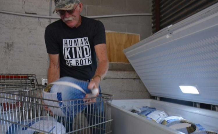 Nonprofit organization gives back for Thanksgiving