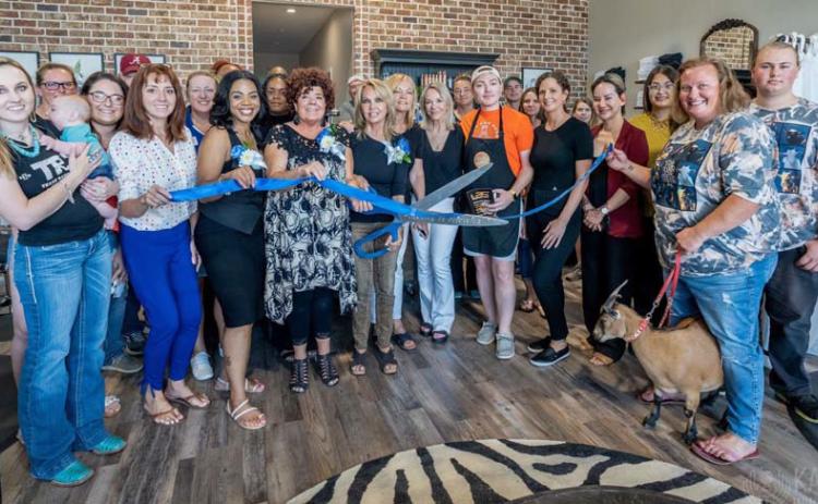 New salon holds grand opening