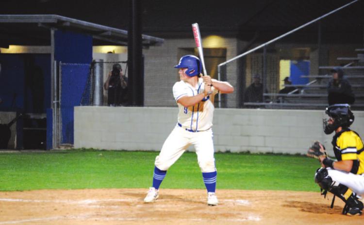 Avery Smith loads up while waiting for a pitch from the Gatesville starter on a night he went 2-2 at the plate with three RBIs. HUNTER KING | DISPATCH RECORD